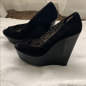 Jessica Simpson Black Wedges